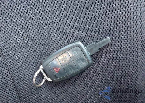 2008 Volvo C30 T5 R-Design/T5 Version 1.0/T5 Version 2.0 z USA, uszkodzony, nr VIN YV1MK672682052443